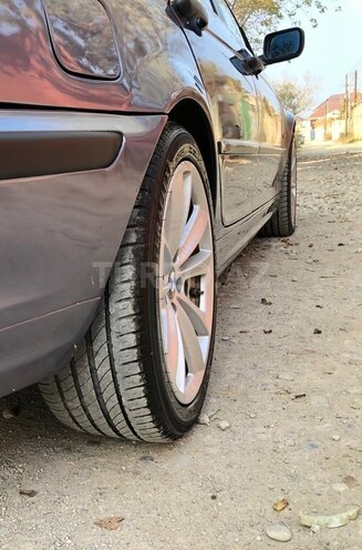 BMW 318-10