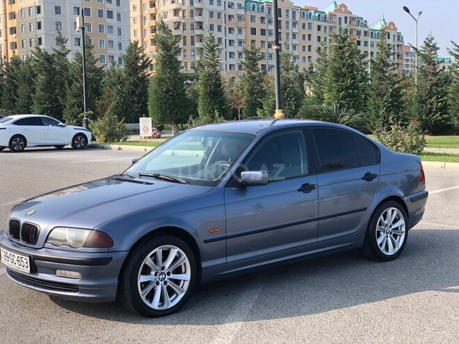 BMW 318-8