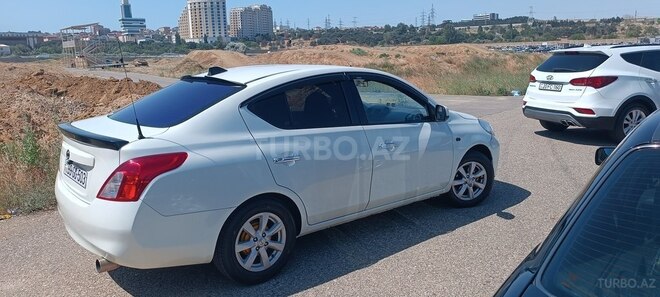 Nissan Sunny-4