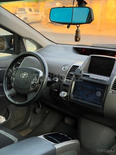 Toyota Prius-8