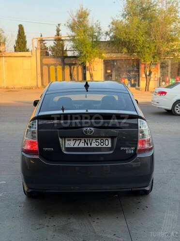 Toyota Prius-5