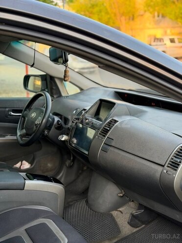 Toyota Prius-11