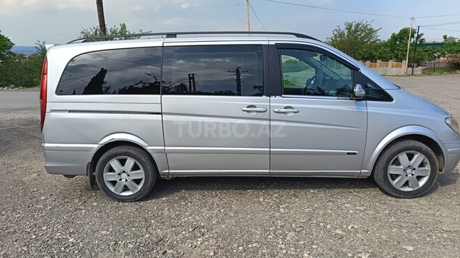 Mercedes Viano-8