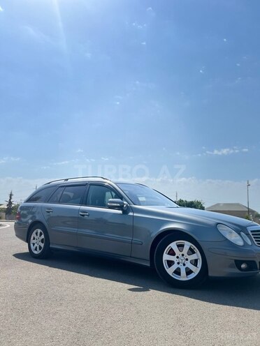 Mercedes E 220-2