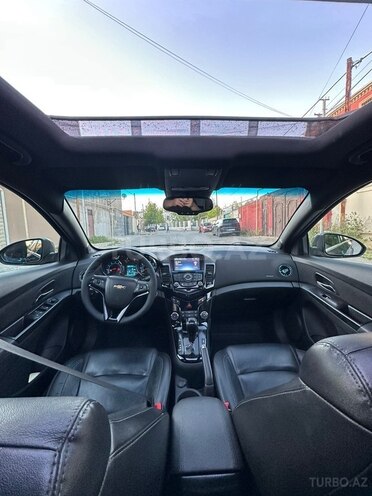 Chevrolet Cruze-12