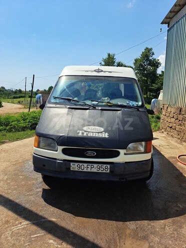 Ford Transit-1