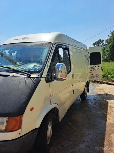 Ford Transit-3