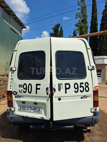Ford Transit-6