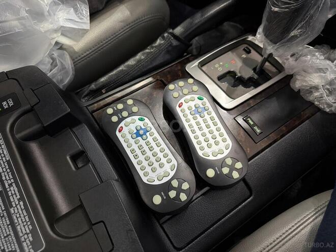 Toyota Land Cruiser-25