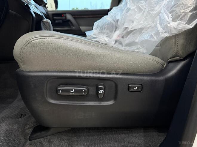 Toyota Land Cruiser-18