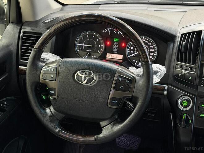 Toyota Land Cruiser-23
