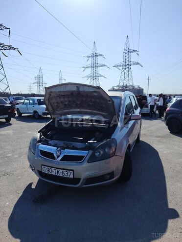 Opel Zafira-1