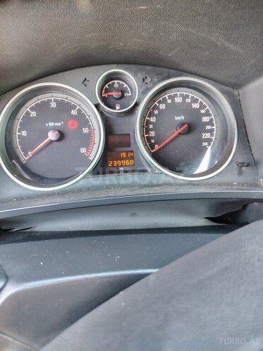Opel Zafira-4