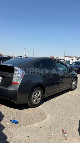 Toyota Prius-5