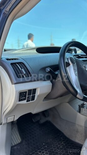 Toyota Prius-7