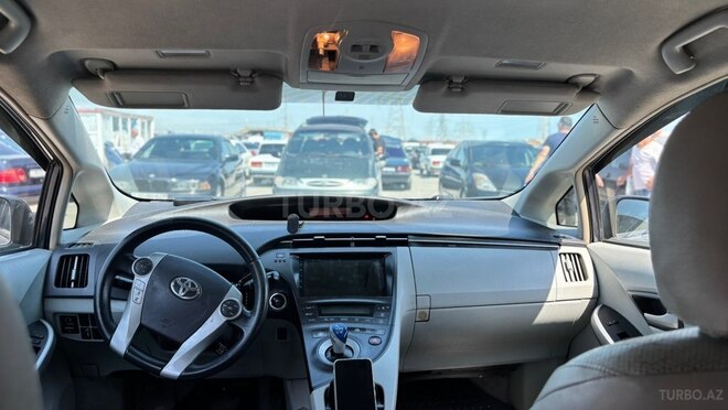 Toyota Prius-6