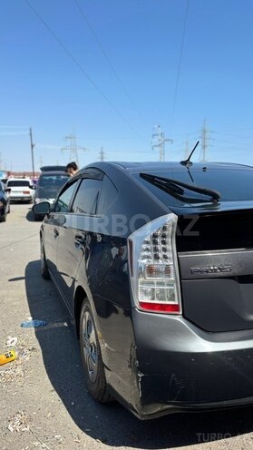 Toyota Prius-4