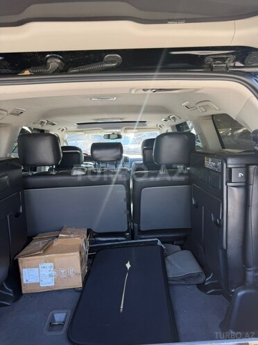 Toyota Land Cruiser-13
