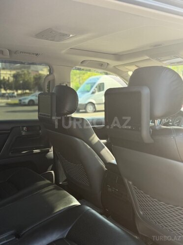 Toyota Land Cruiser-8