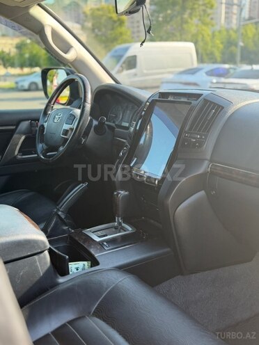 Toyota Land Cruiser-10
