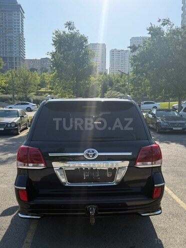 Toyota Land Cruiser-2