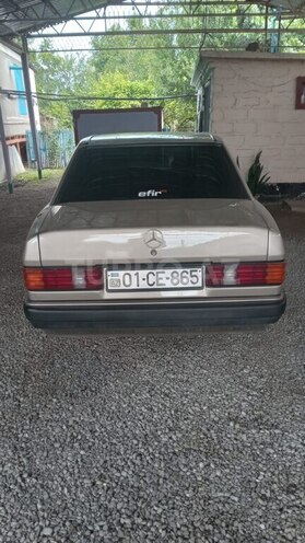 Mercedes 190-2