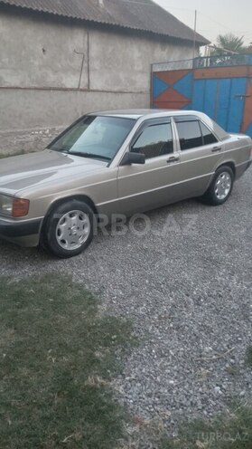 Mercedes 190-4