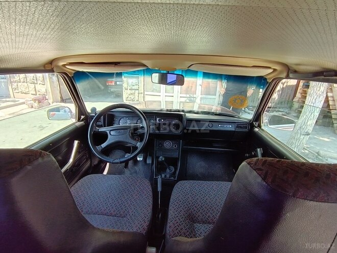 LADA (VAZ) 2107-2