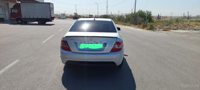 Mercedes C 220-2