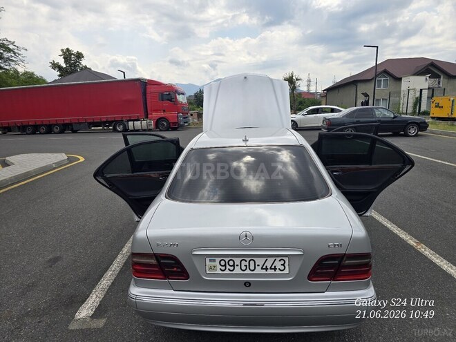 Mercedes E 270-2