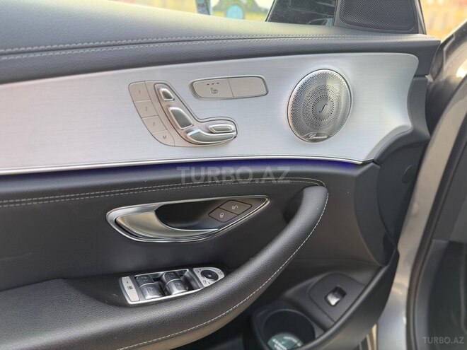 Mercedes E 300 de-6