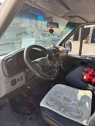 Ford Transit-9