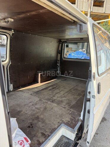 Ford Transit-8