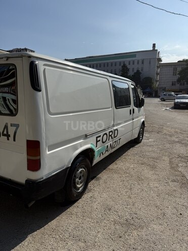 Ford Transit-2