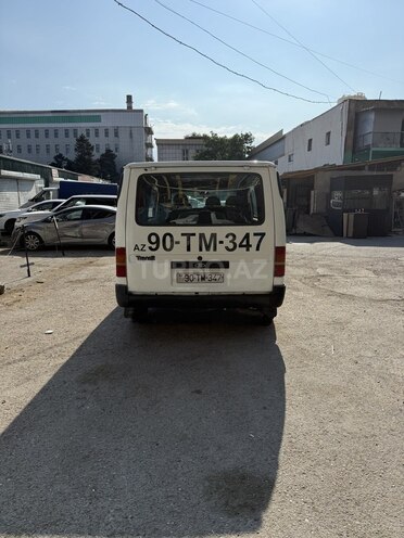 Ford Transit-5