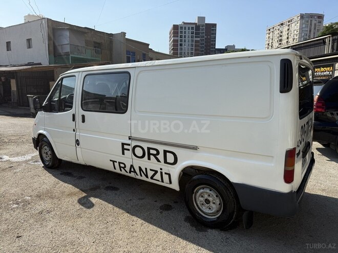Ford Transit-3