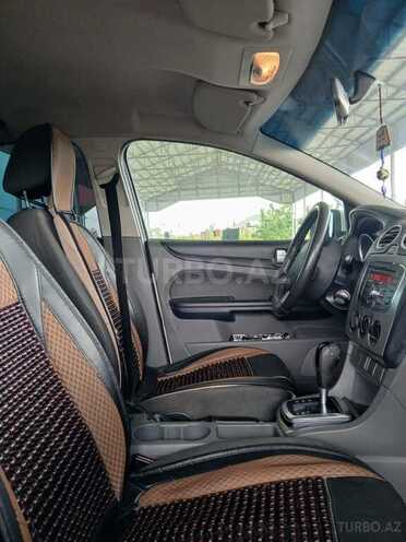 Ford Focus-8