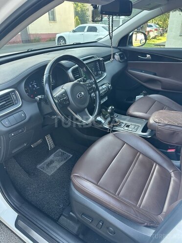 Kia Sorento-14