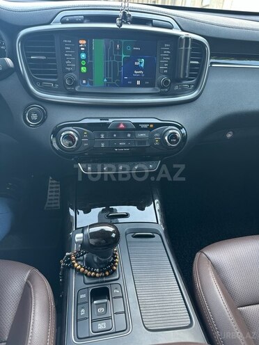 Kia Sorento-16