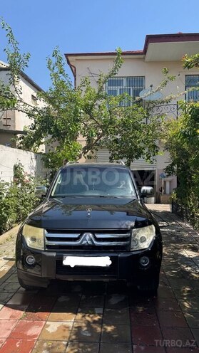 Mitsubishi Pajero-1