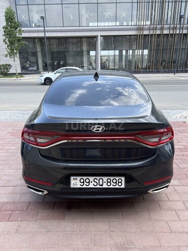Hyundai Grandeur-2