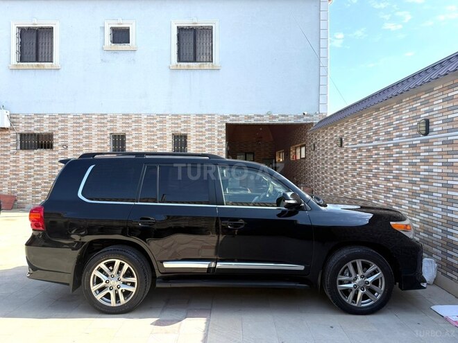 Toyota Land Cruiser-5