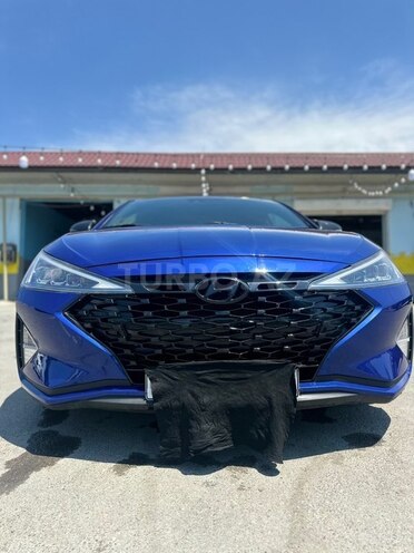 Hyundai Elantra-1