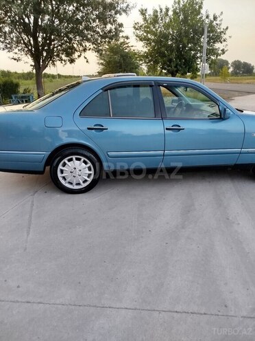 Mercedes E 240-14