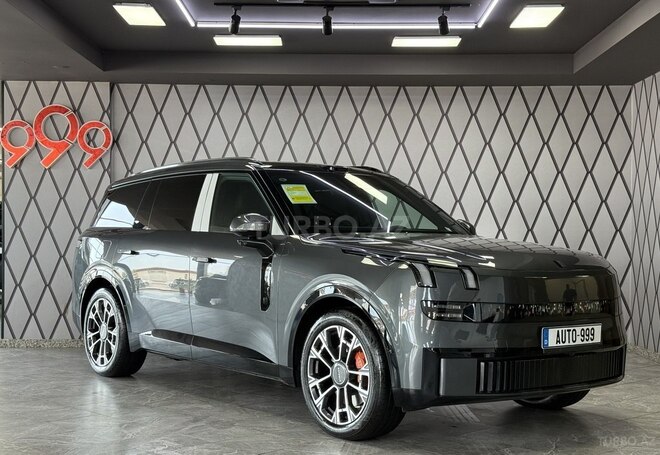 Lynk & Co 900-3