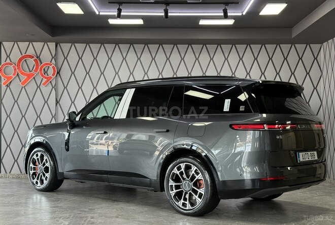 Lynk & Co 900-4