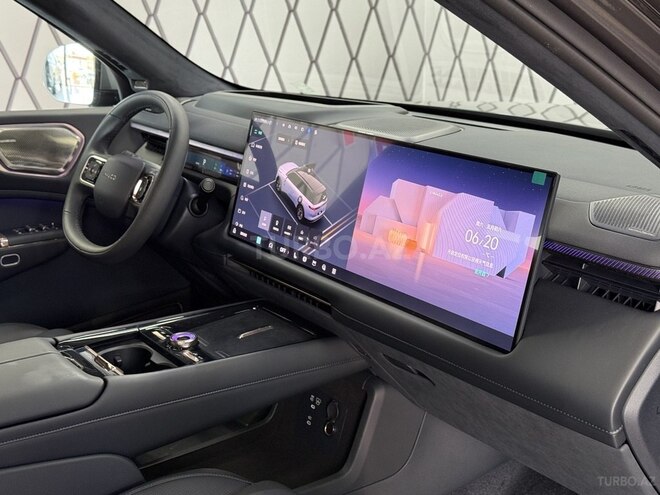 Lynk & Co 900-10