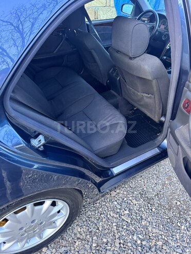 Mercedes E 240-7