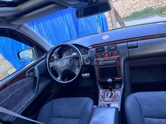 Mercedes E 240-6