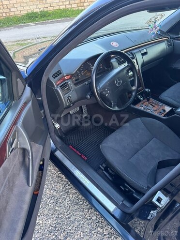 Mercedes E 240-12